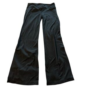 Gap Body Fit women's medium black power flare leggings